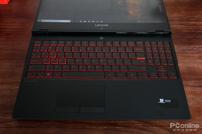 全尺寸红色背光键盘