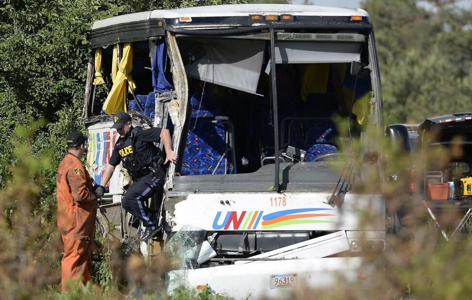 加拿大大巴交通事故已致1名中国游客死亡 5人伤势严重