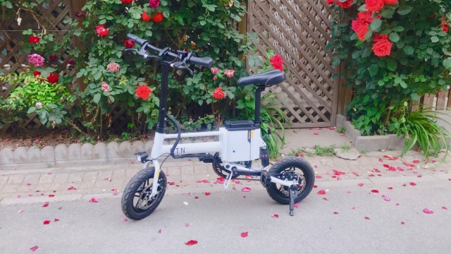 迷你惹眼不占地，这个短途代步神器超长续航70公里