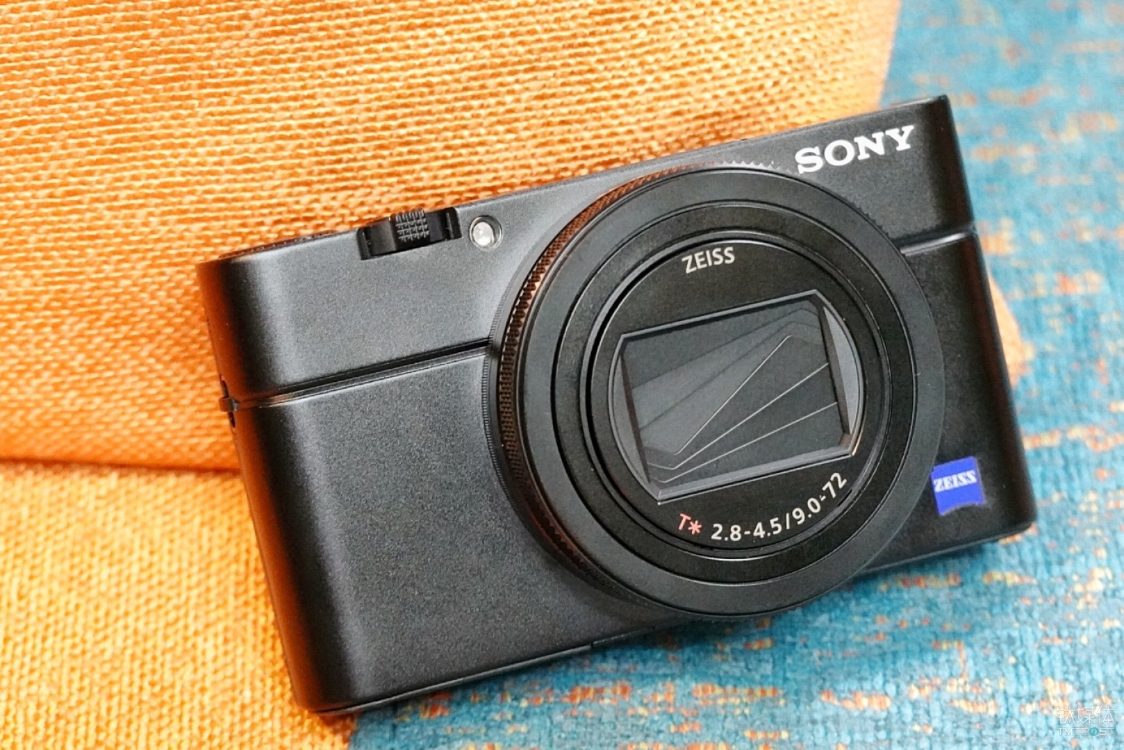 24-200mm镜头能有多小?索尼发布黑卡RX100M6数码相机 | 试拍体验_凤凰科技