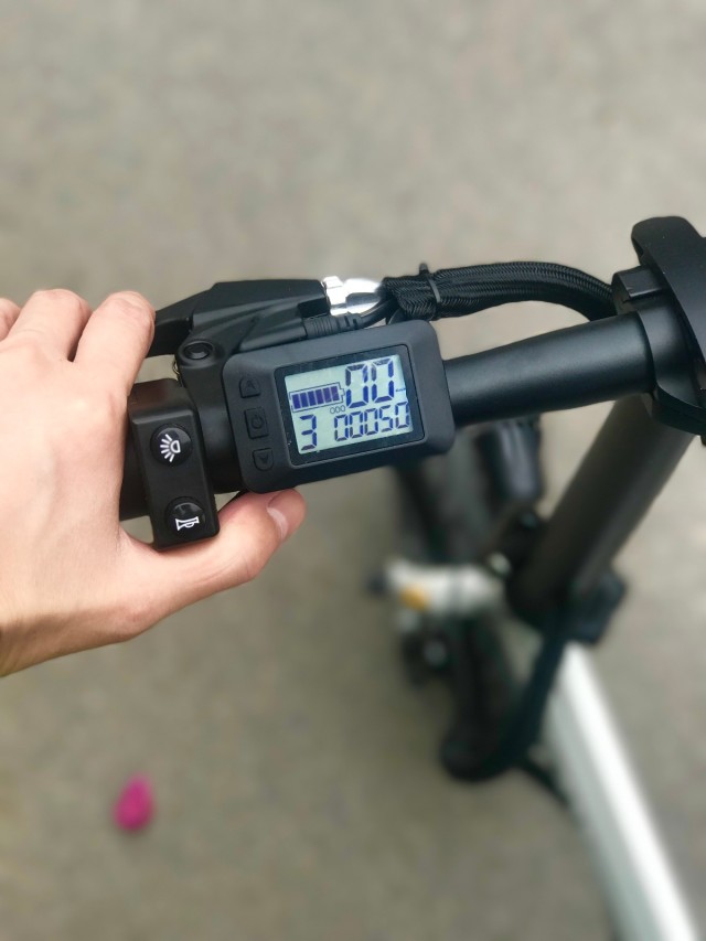 迷你惹眼不占地，这个短途代步神器超长续航70公里