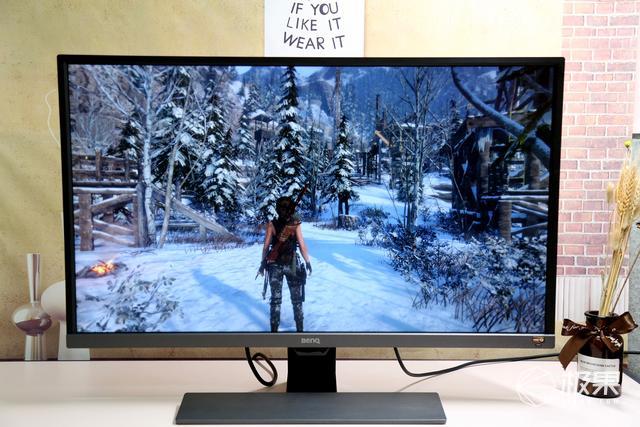 明基EW3270U显示器评测，吃鸡犹如落地开启4倍镜