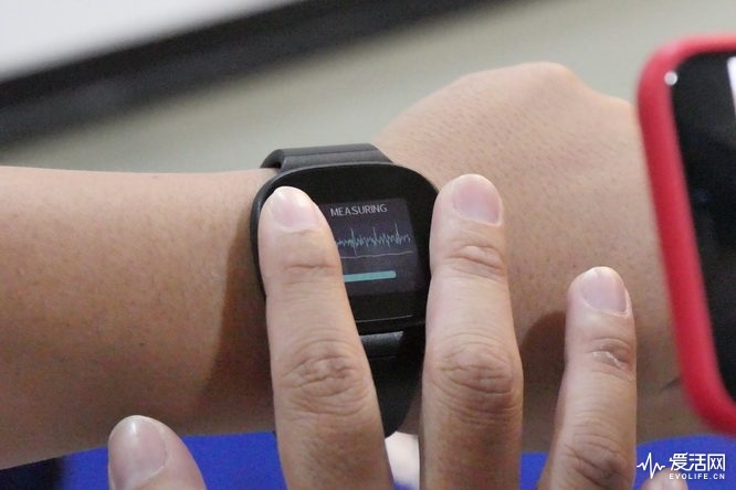 COMPUTEX2018 | 血压计也能随身携带? 华硕