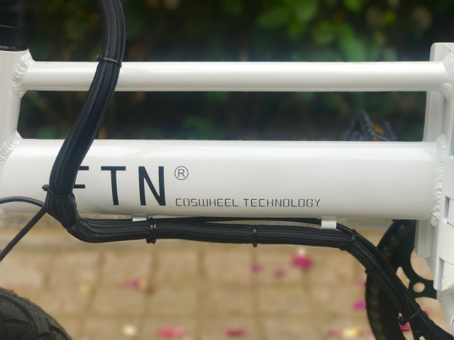 迷你惹眼不占地，这个短途代步神器超长续航70公里