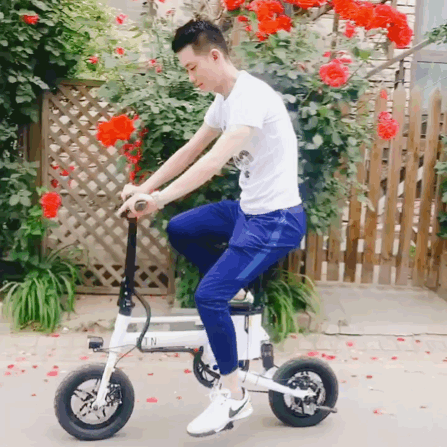 迷你惹眼不占地，这个短途代步神器超长续航70公里