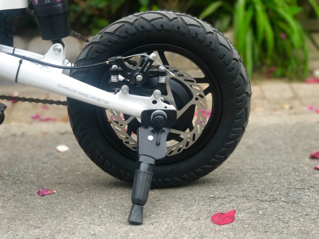 迷你惹眼不占地，这个短途代步神器超长续航70公里