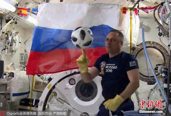 世界杯决赛日将上演太空足球赛：仪器太贵 只能假踢