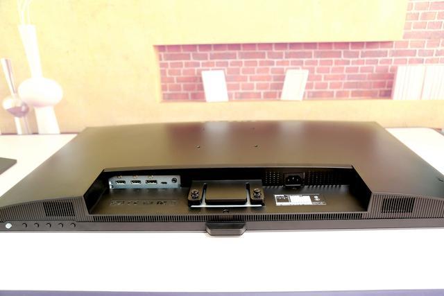 明基EW3270U显示器评测，吃鸡犹如落地开启4倍镜