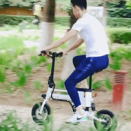 迷你惹眼不占地，这个短途代步神器超长续航70公里