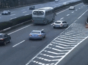 疲劳驾驶撞隔离带