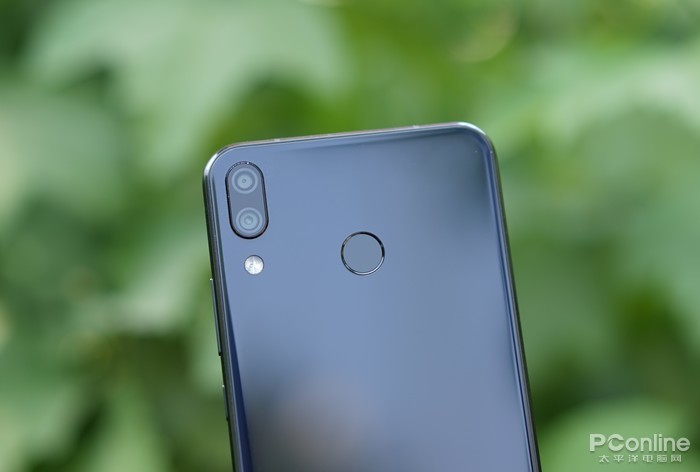 联想Z5评测:6G满血运存,这屏占比我服!