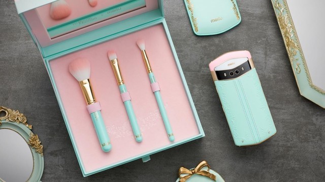 美图手机大英博物馆版发布 领军女性市场 