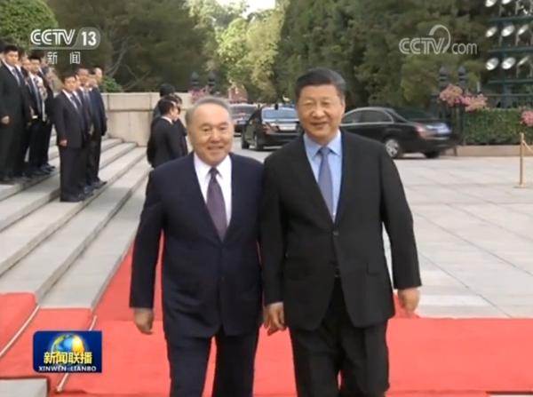 习近平举行仪式欢迎哈萨克斯坦总统访华并同其举行会谈