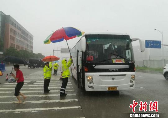 广州39个路段水浸 警方加强治安防控保高考顺利