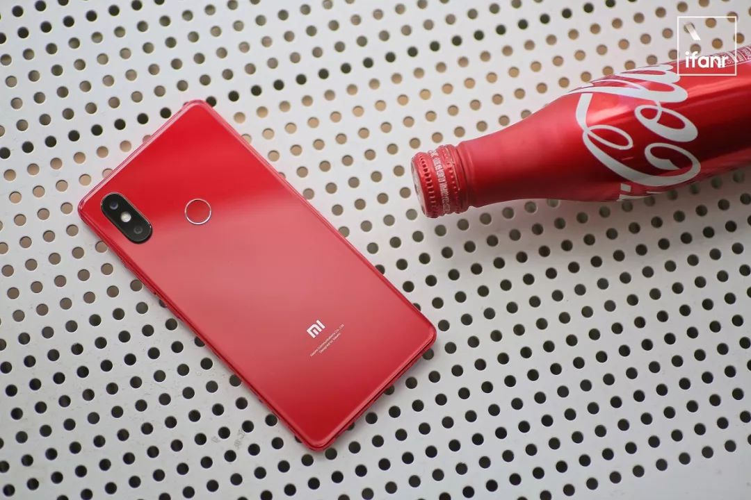 小米 8 SE 图赏:一台小号的小米 8?