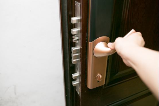 德施曼T86指纹锁体验，老人家出门不再担心忘带钥匙