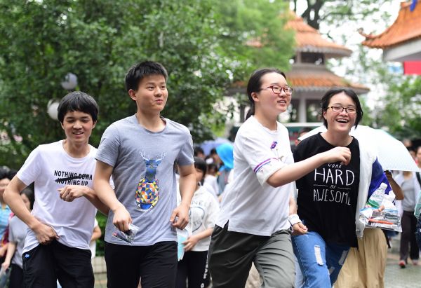 外媒：千万名中国考生在高考中寻找未来