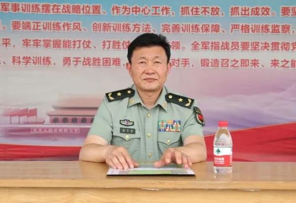 杨吉贵少将履新军委国防动员部民兵预备役局局长