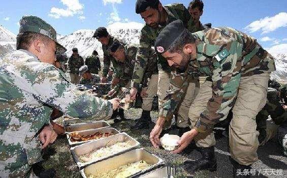 中巴边境不设防亲如一家!