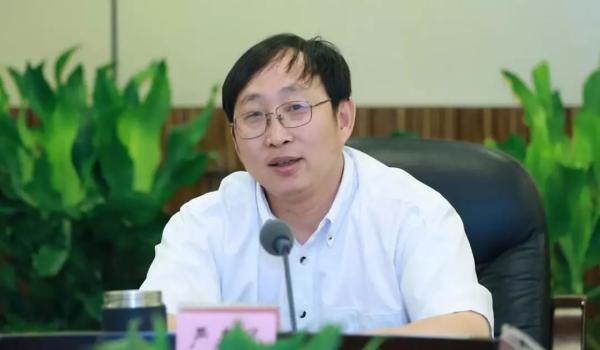 四川一中专专题传达“严春风舆情”：教育身边人的典型案例