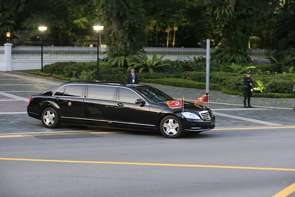 新加坡总理李显龙会见朝鲜最高领导人金正恩