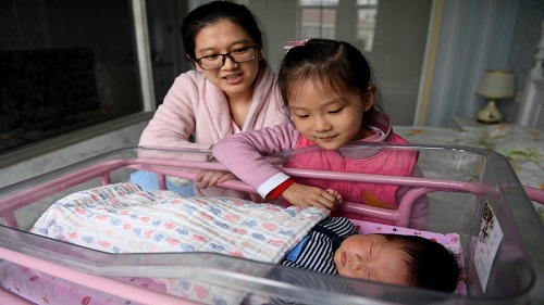 中国新妈妈热衷去月子中心“坐月子” 法媒：每月收费达7万
