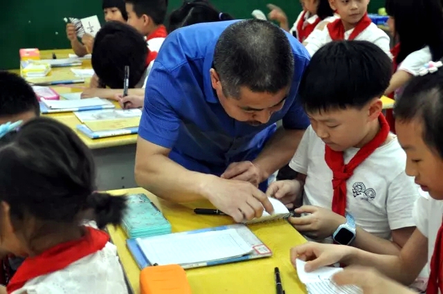 光泽县举行小学数学中年教师课堂教学观摩评比