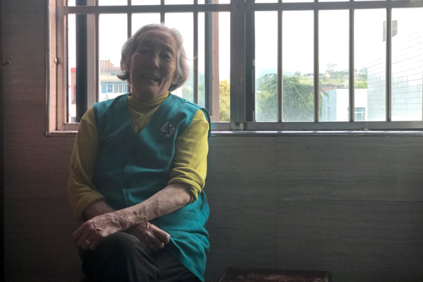 孤独园︱77岁护工吕姨