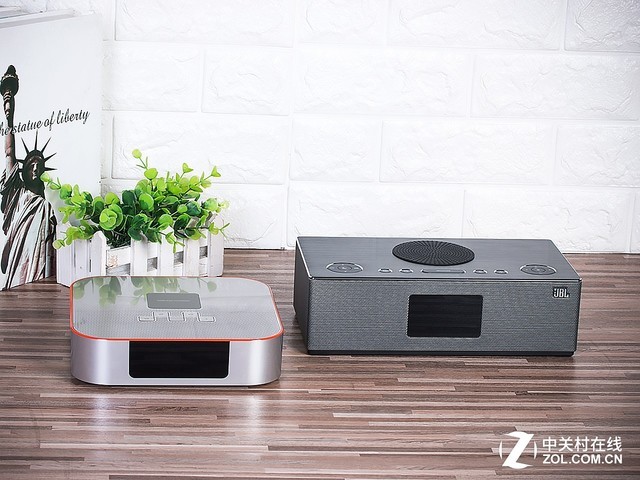 能为手机无线充电 JBL闹钟蓝牙音箱对比评测