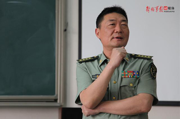 军改大潮中，这名一身戎装的中国作协副主席有了新职务