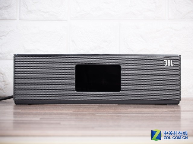 能为手机无线充电 JBL闹钟蓝牙音箱对比评测