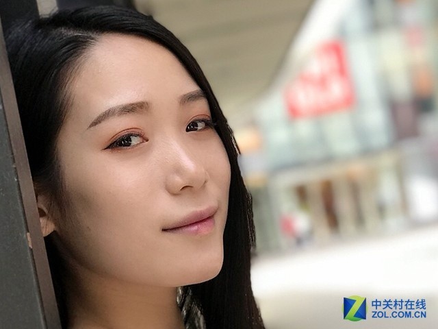 带来出色虚化 人像摄影师试用EOS 3000D 