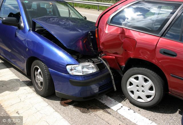 最易引起车祸的不文明驾驶行为有哪些？