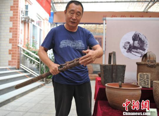 河北一农民收藏千件渔耕工具 展示白洋淀独特文化“记忆”