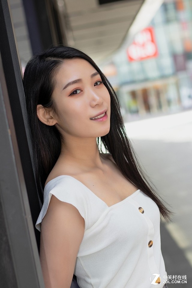 带来出色虚化 人像摄影师试用EOS 3000D 