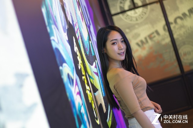 带来出色虚化 人像摄影师试用EOS 3000D 