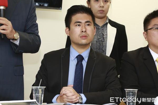 王炳忠等新党青年遭台检方起诉 怒斥“有种公开审判”