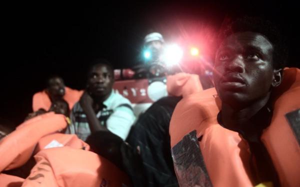 法国难民救援船将前往西班牙，引发法意两国“口水仗”