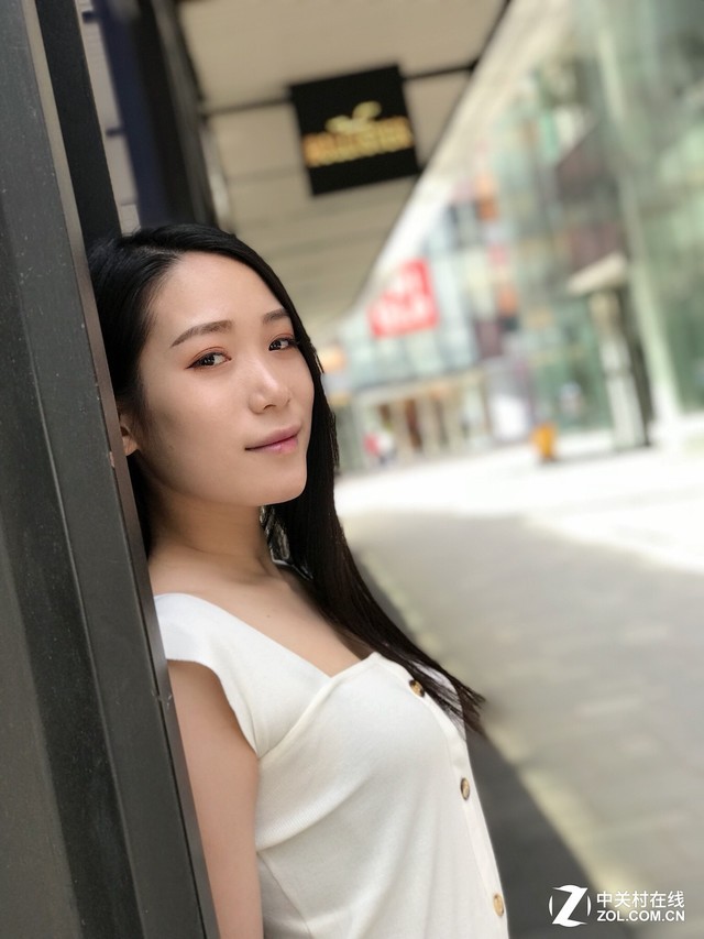 带来出色虚化 人像摄影师试用EOS 3000D 