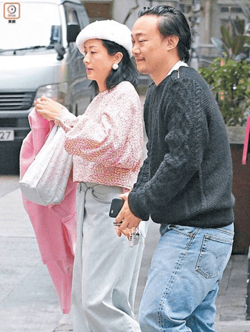 陈奕迅太太旧照清纯可人，结婚后衣品越来越糟糕？