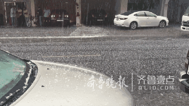 临近中午,东营也开始下冰雹了 今天的山东 大雨和冰雹哪个都躲不掉了