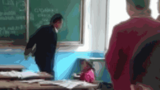 六盘水这名老师竟然对自己的学生下如此狠手.