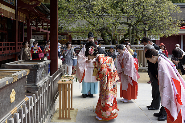 日本法案规定：2022年起满18岁者可不经父母担保结婚