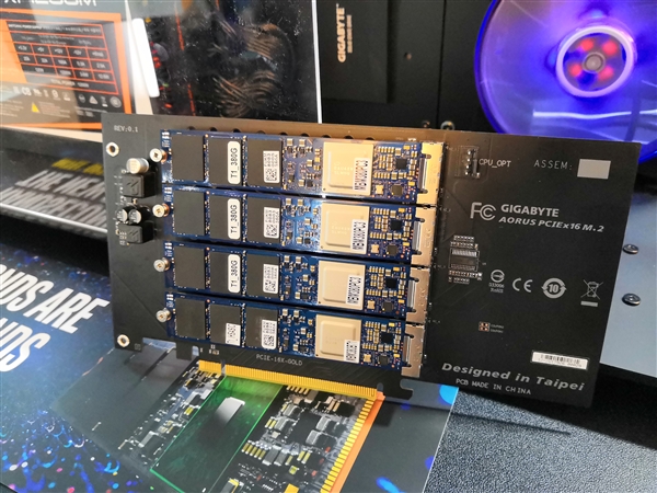 技嘉也秀四路M.2 SSD并联：支持AMD X399平台
