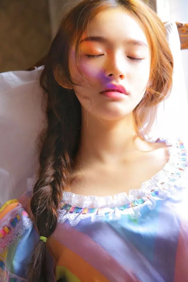 欧阳娜娜退出娱乐圈?冯提莫被央视cue?赵丽颖