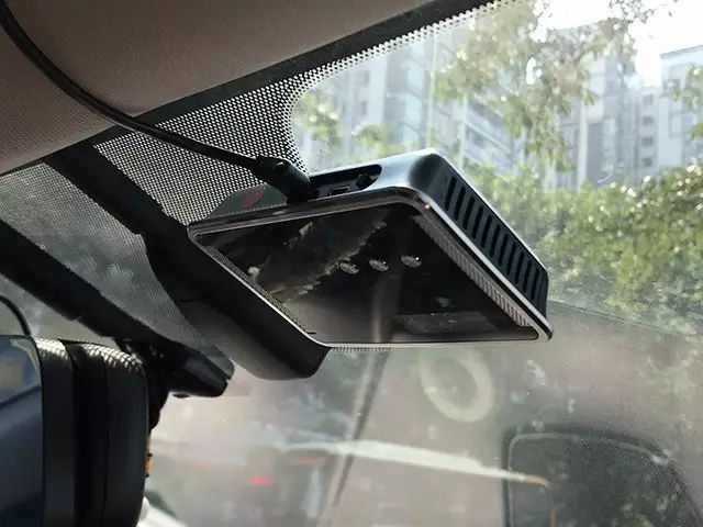 老司机开车必备物件 71A734182A3D22652F6CFA004C9019FBAC04712E_size50_w640_h480.jpeg