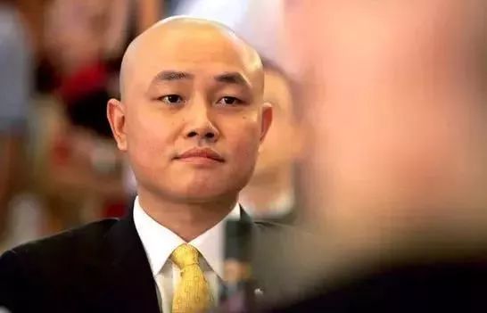 老公入狱、妻子还债8亿,拯救1000亿商业帝国