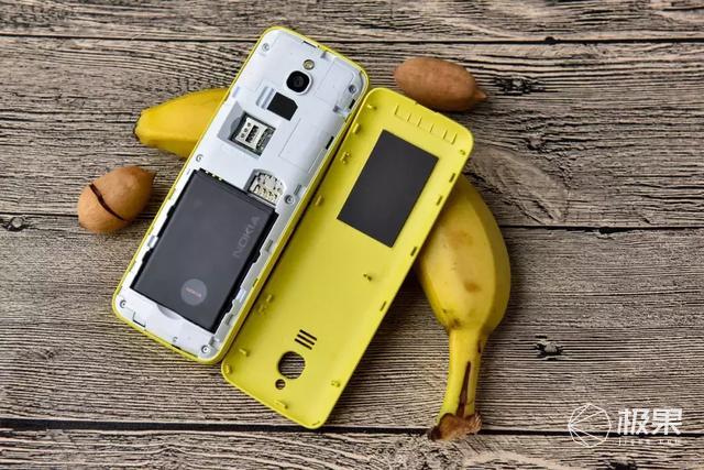 诺基亚“大香蕉”全球首测！半斤核桃砸稀碎，还是那个味儿！(暴力视频)