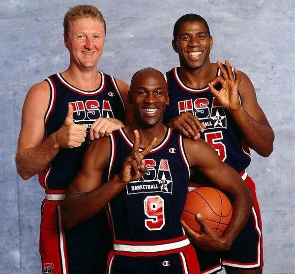 NBA历史最强首发阵容:乔丹场均35分封神,这5