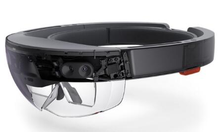 微软被曝计划今年发布混合现实头盔HoloLens二代